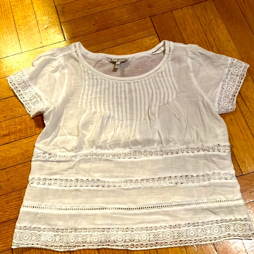 White cotton & lace blouse, somewhat sheer sz small